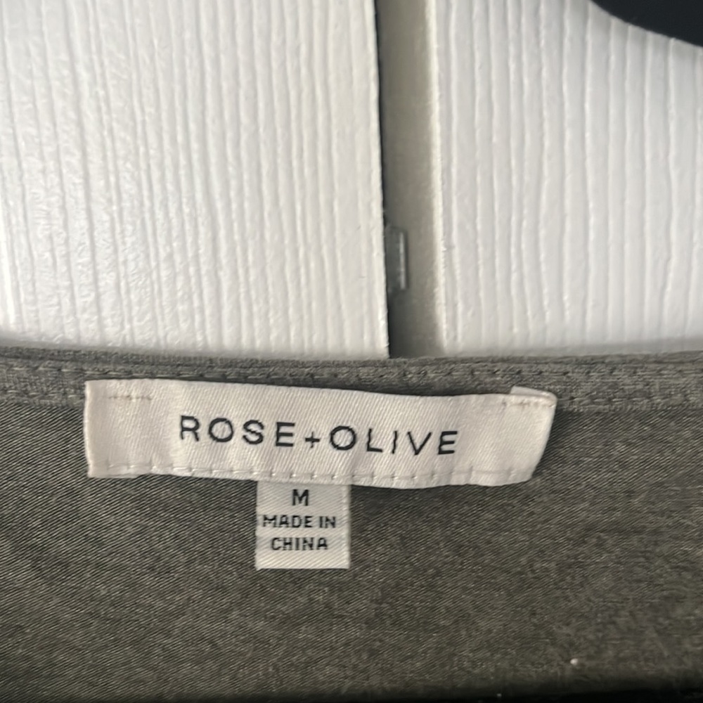 Rose & Olive T-Shirt - Picture 3 of 6